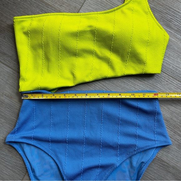 Aerie NWOT Crinkle Asymmetrical Cut Out Yellow and Blue One Piece Swimsuit - Picture 5 of 10
